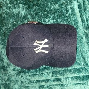 NY Yankee Hat with slide adjuster